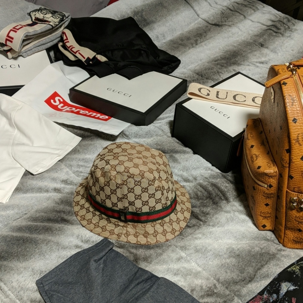 Classic Gucci Bucket hat.